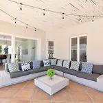 Sublime Five Bed Property In Glorious Setting