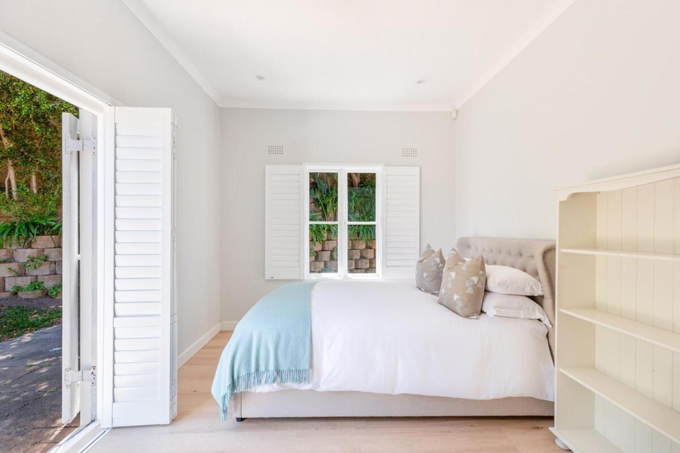 Sublime Five Bed In Glorious Setting Cape Town