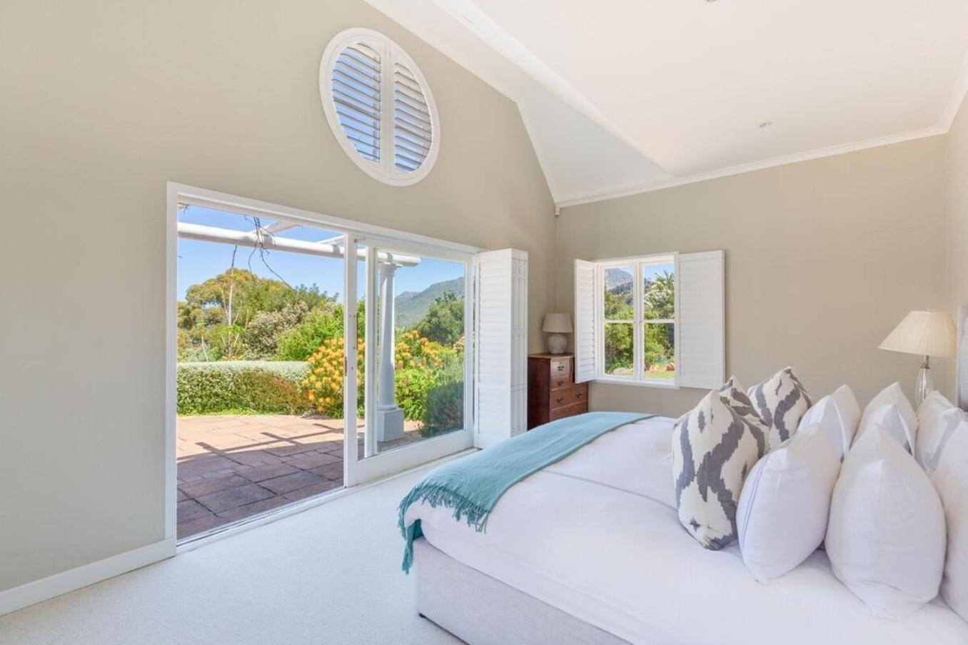 Sublime Five Bed In Glorious Setting * Cape Town